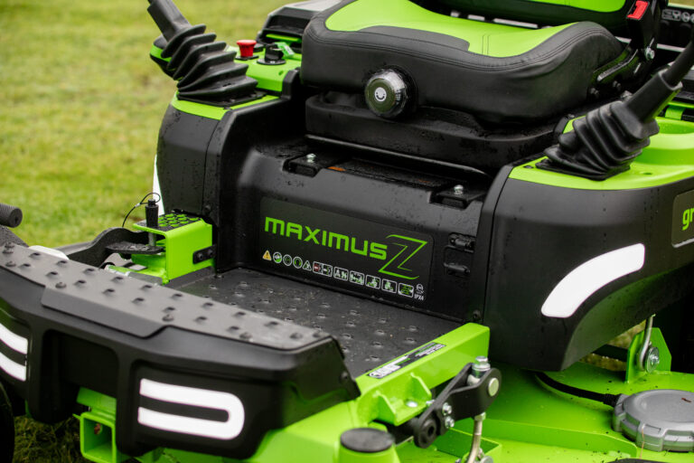 Greenworks 60V MaximusZ 54” Zero Turn Mower - Image 9
